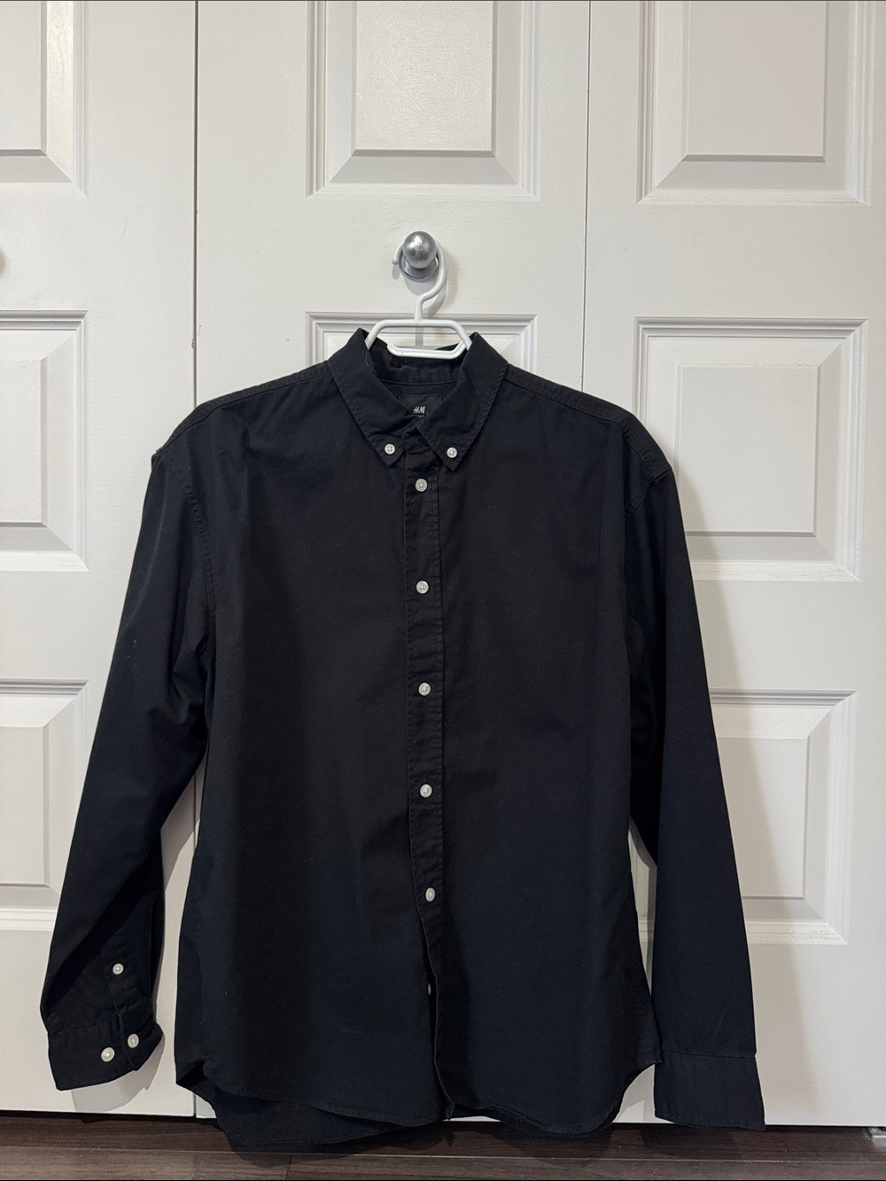 H&M Men’s Black Button-Down Oxford Shirt